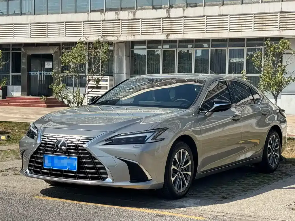 Lexus ES — фото 10