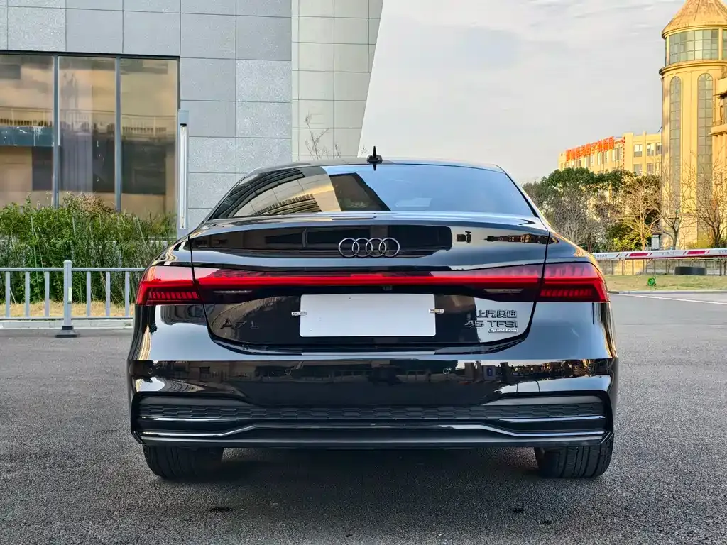 Audi A7L — фото 3