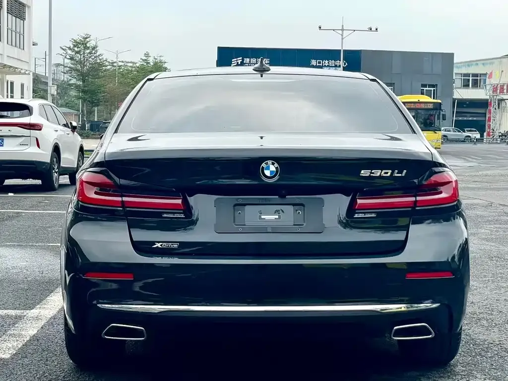 BMW 5 Series — фото 3
