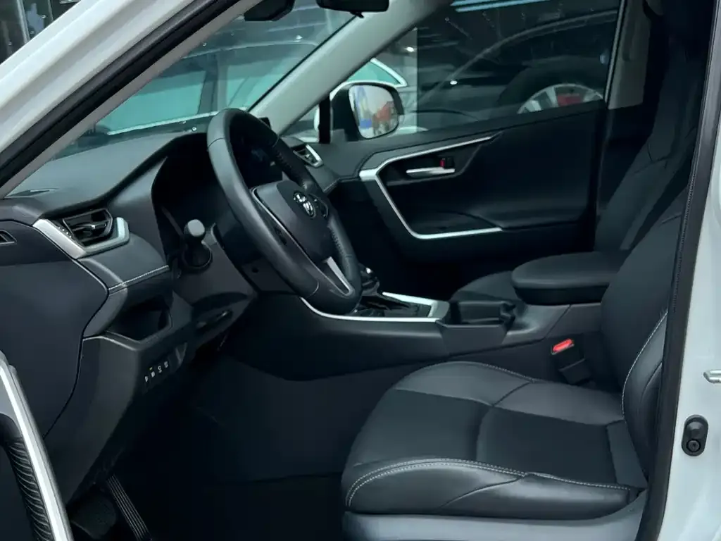 Toyota Wildlander 2024 из CN, фото 2