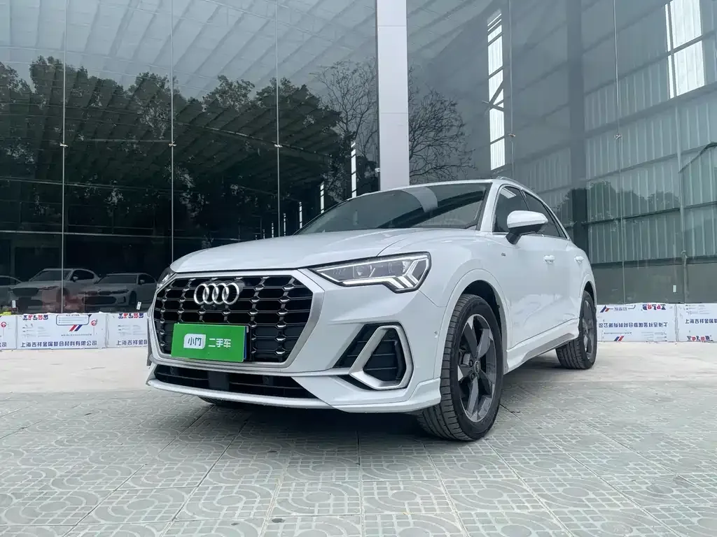 Audi Q3 — фото 1