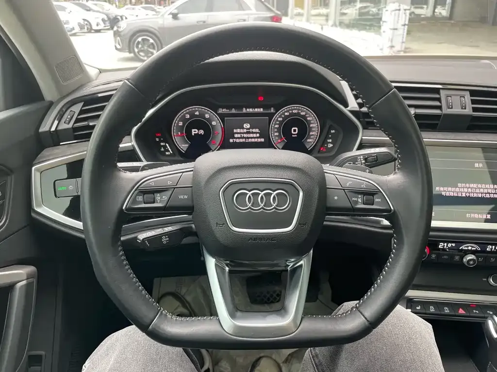 Audi Q3 — фото 5