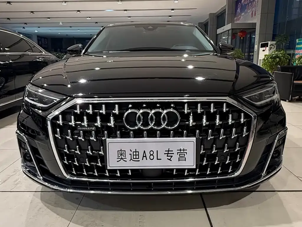 Audi A8 — фото 2