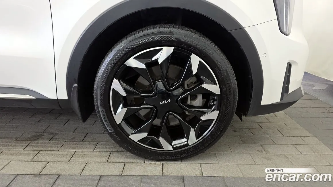 Kia Sorento — фото 6