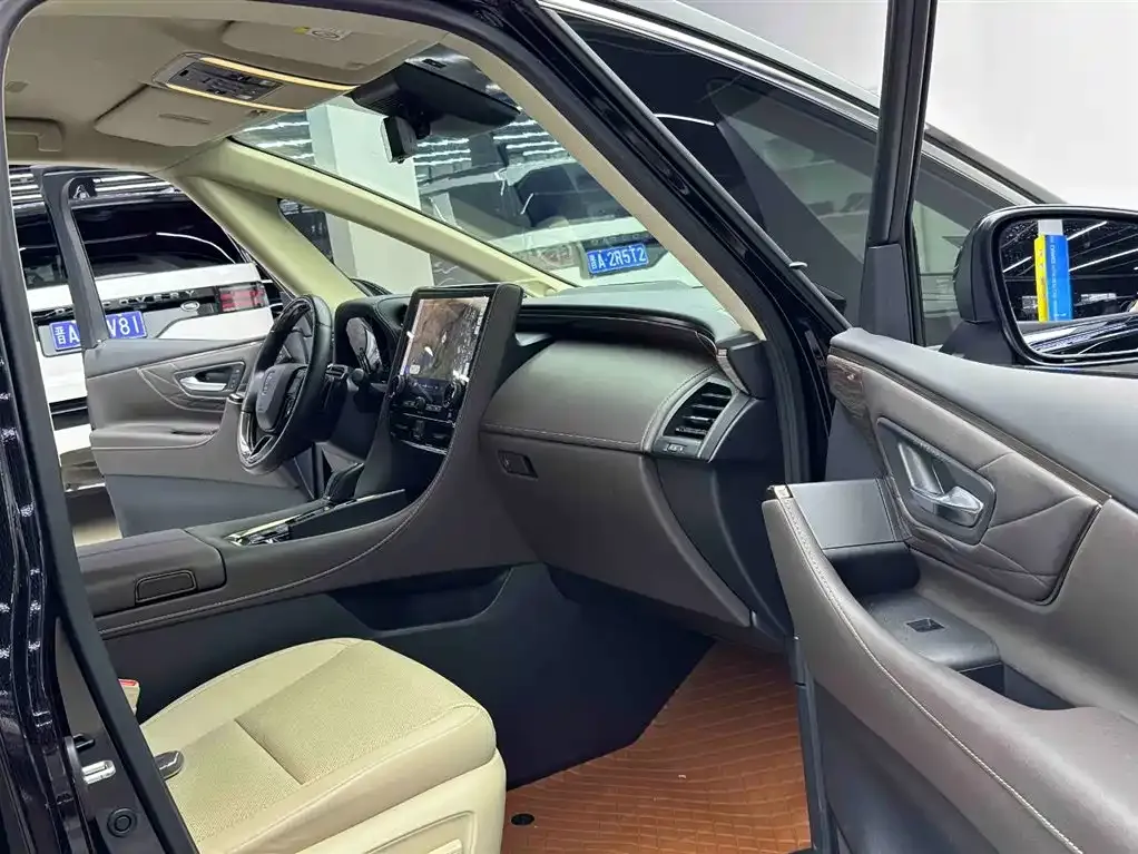 Toyota Vellfire 2023 из CN, фото 8