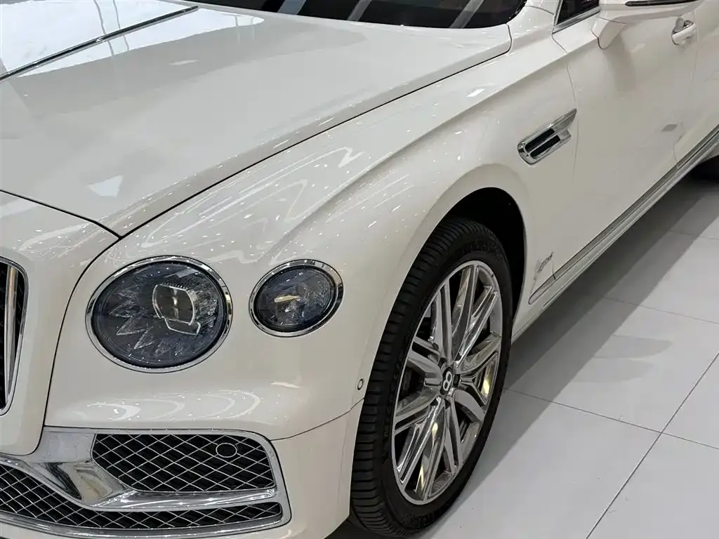 Bentley Flying Spur PHEV — фото 5