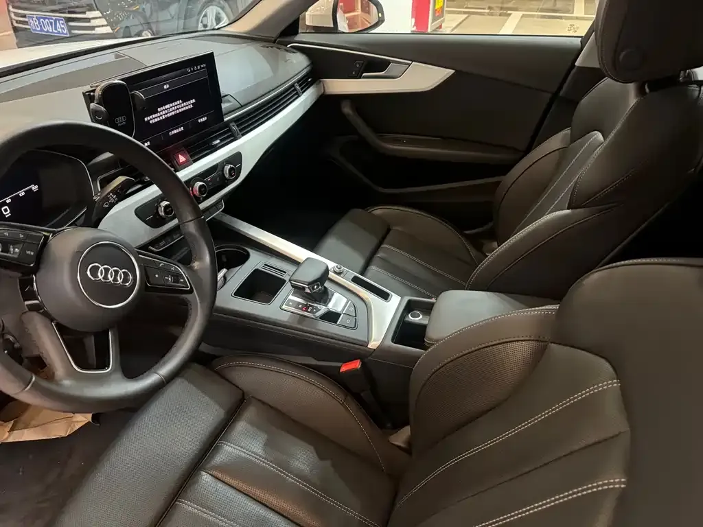 Audi A4L 2023 из CN, фото 9