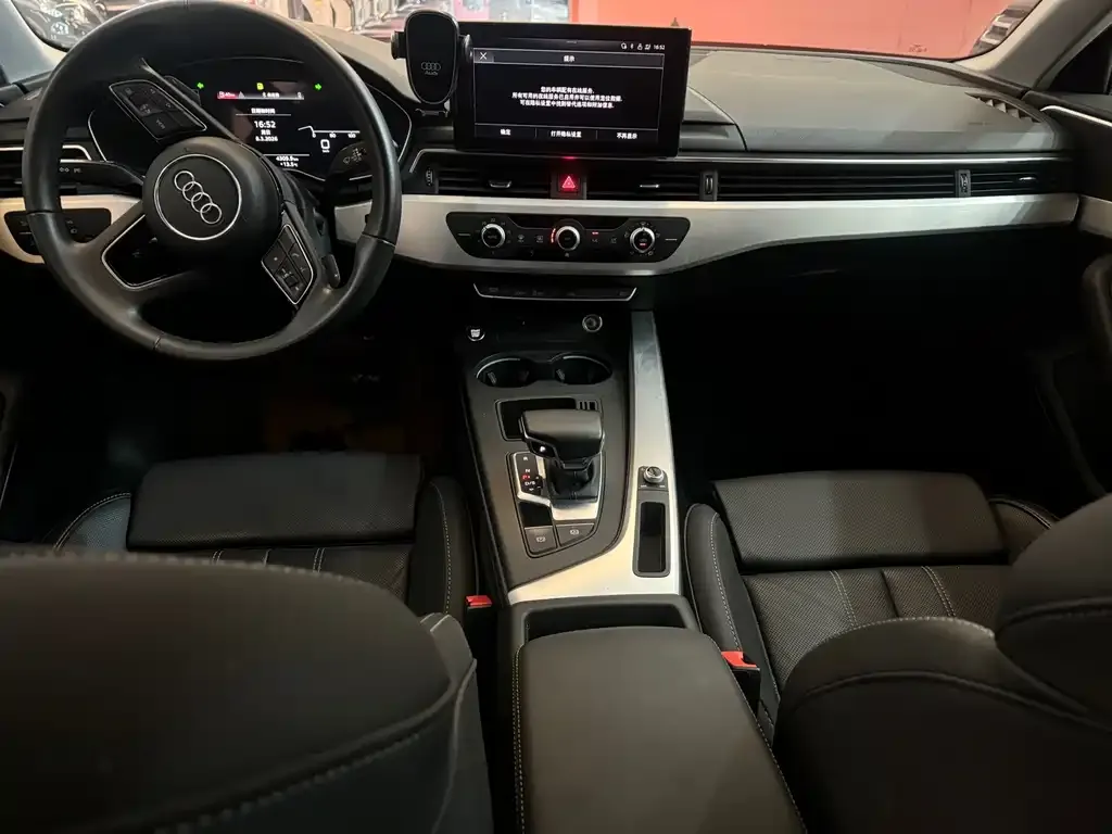Audi A4L 2023 из CN, фото 7