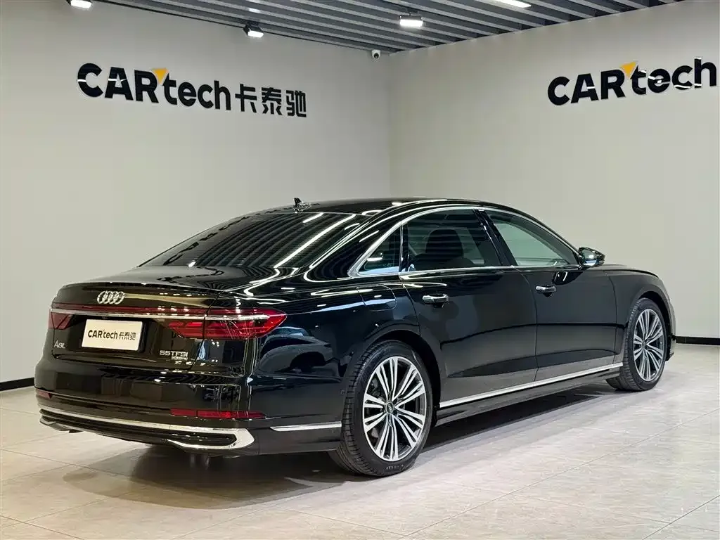 Audi A8 — фото 5