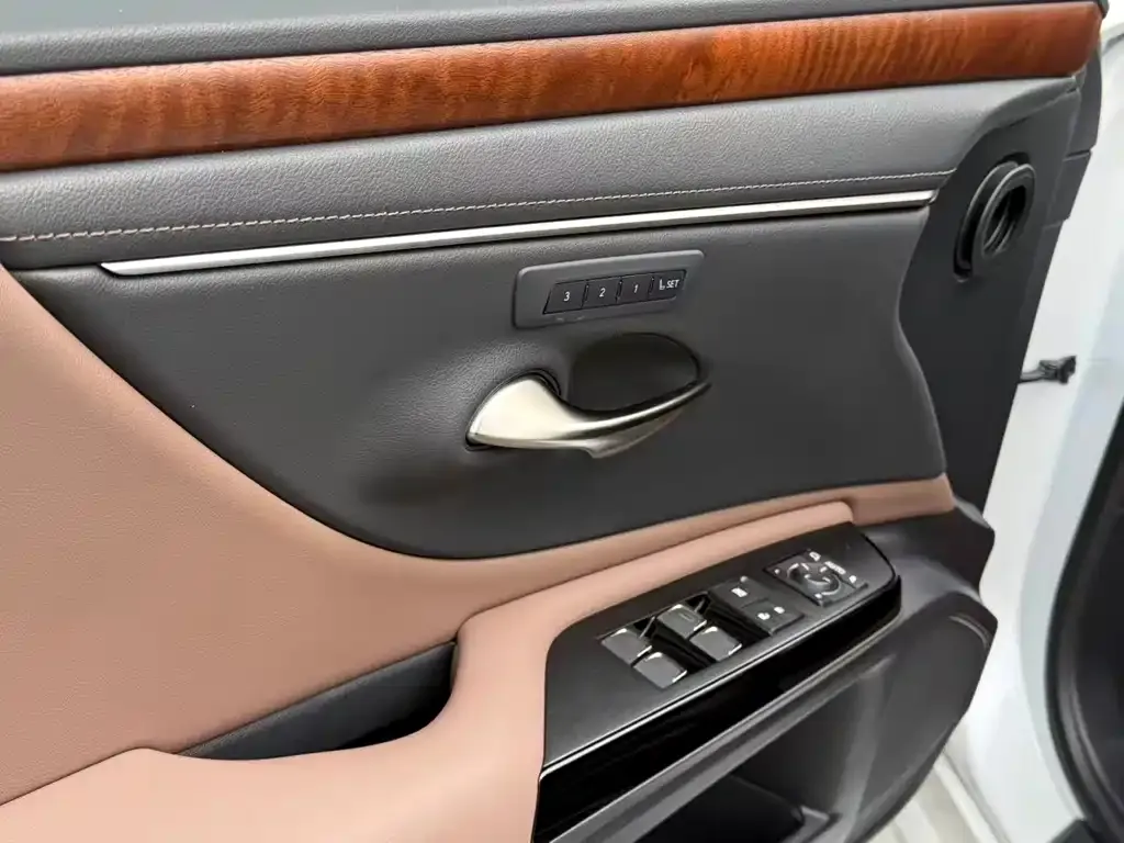 Lexus ES 2024 из CN, фото 6