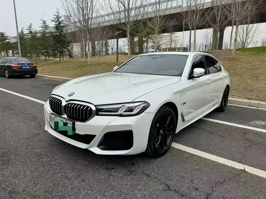 BMW 5 Series New Energy — фото 1