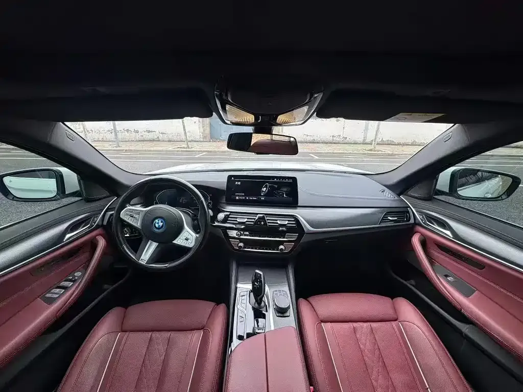 BMW 5 Series New Energy — фото 3