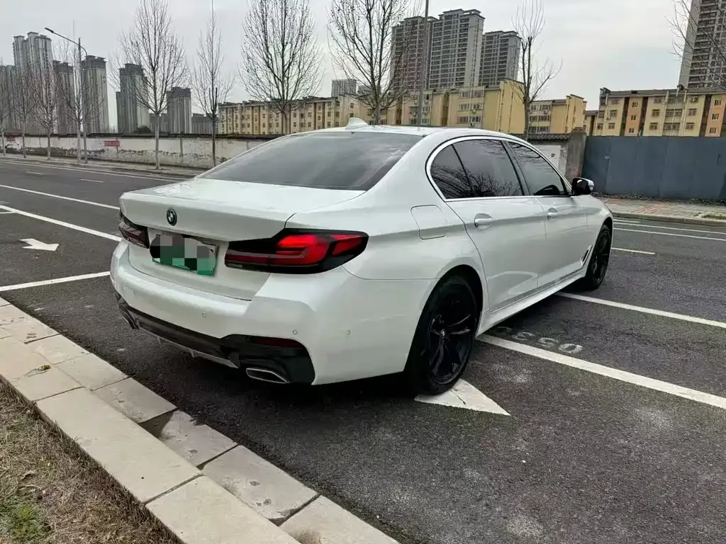 BMW 5 Series New Energy — фото 9