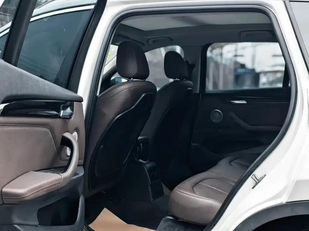 BMW X1 2021 из CN, фото 9