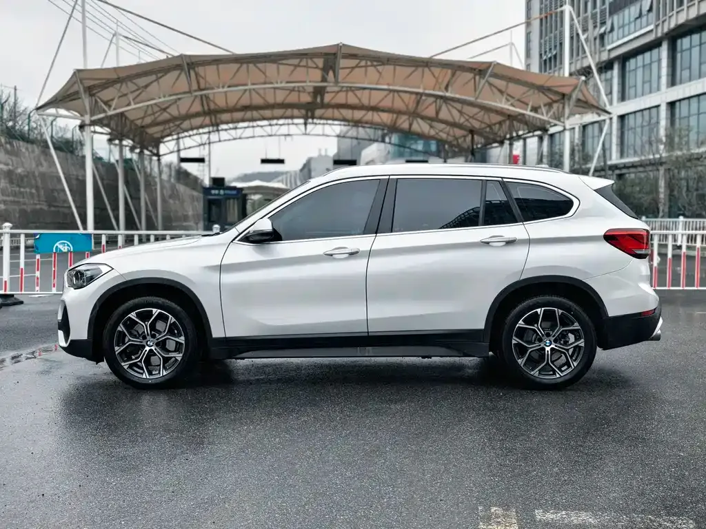 BMW X1 2021 из CN, фото 10