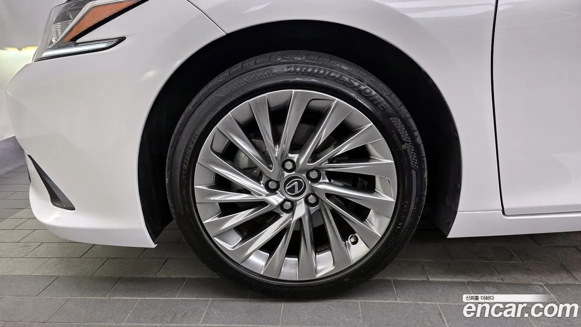 Lexus ES 2023 из KR, фото 6