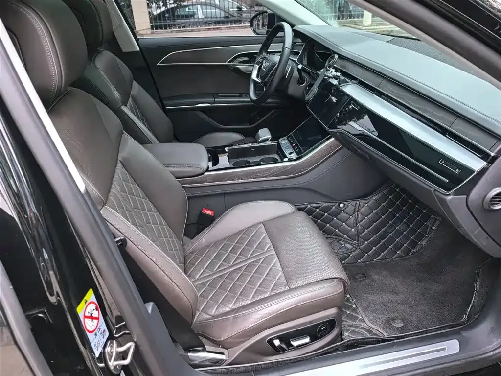 Audi A8 — фото 7