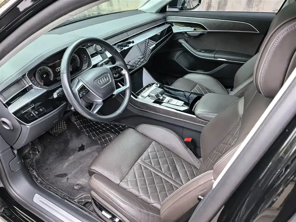 Audi A8 — фото 10