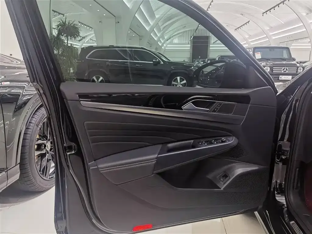 Volkswagen Passat 2024 из CN, фото 10