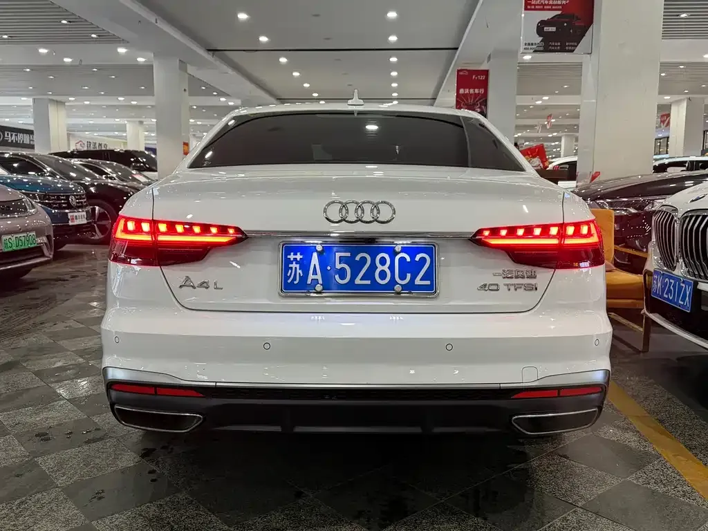 Audi A4L 2022 из CN, фото 5