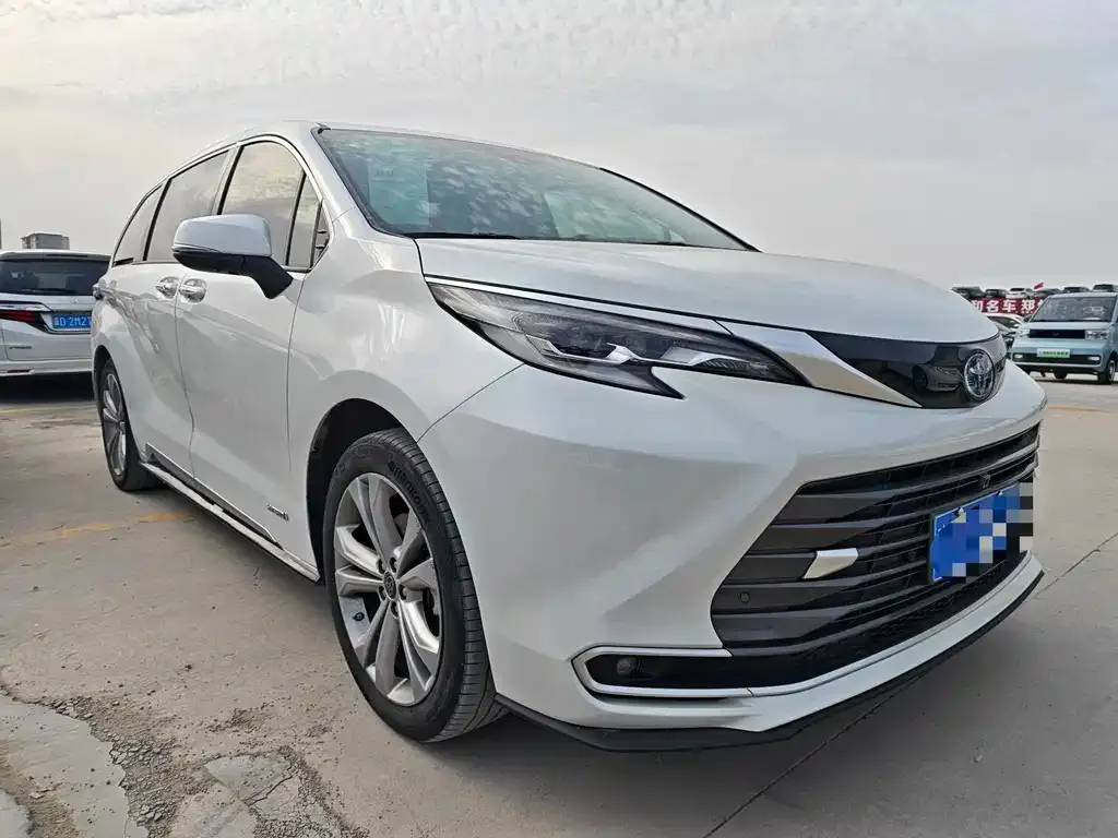 Toyota Sienna 2023 из CN, фото 8
