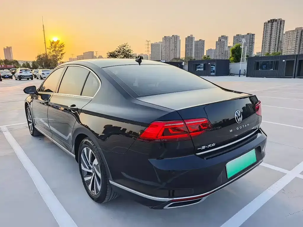Volkswagen Magotan GTE PHEV 2023 из CN, фото 4