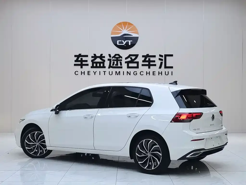 Volkswagen Golf 2023 из CN, фото 4