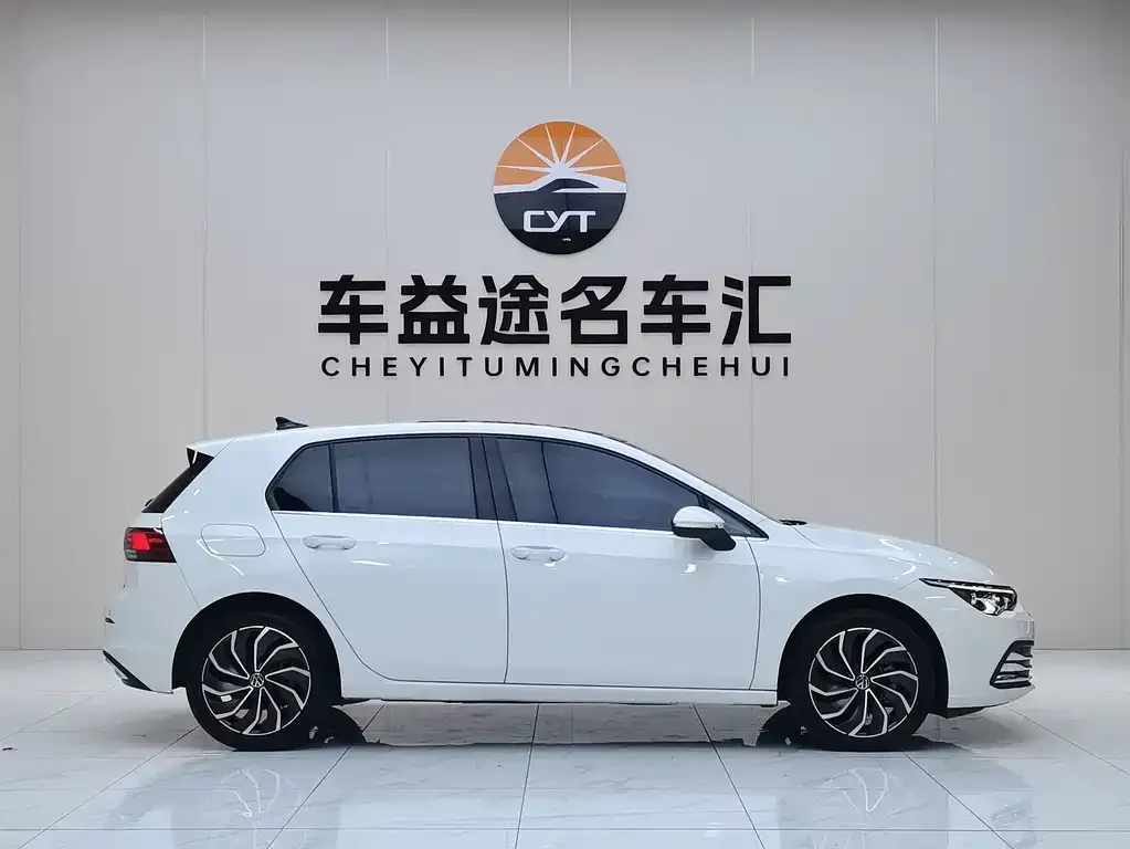 Volkswagen Golf 2023 из CN, фото 7