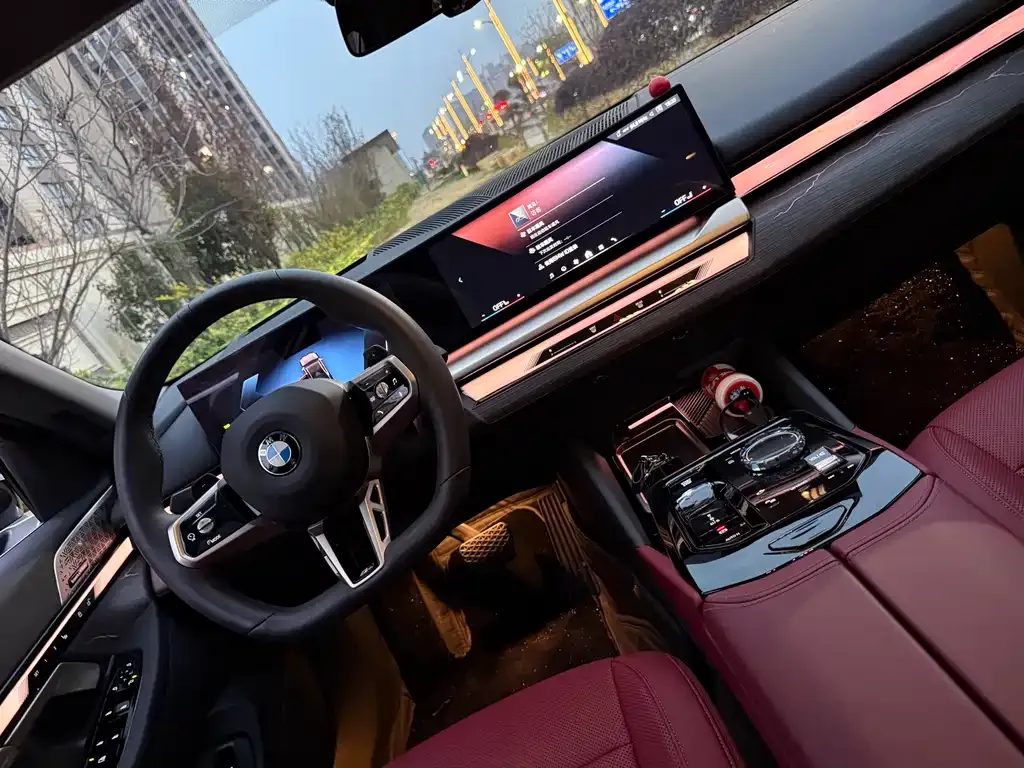 BMW 5 Series — фото 10