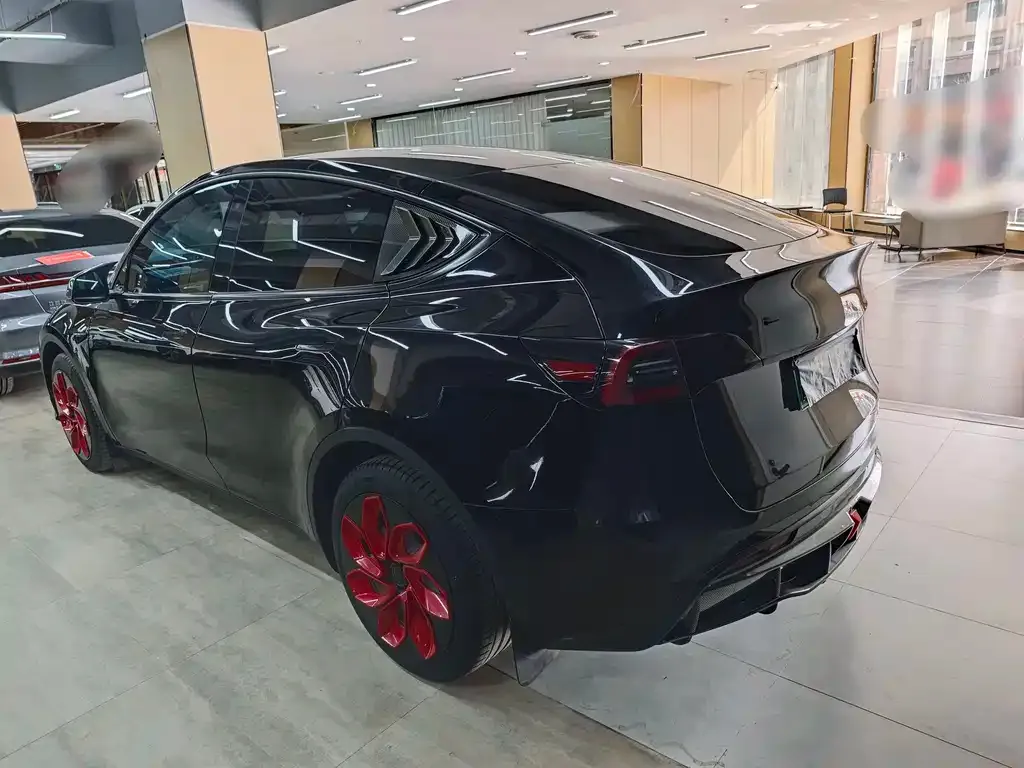 Tesla Model Y — фото 7