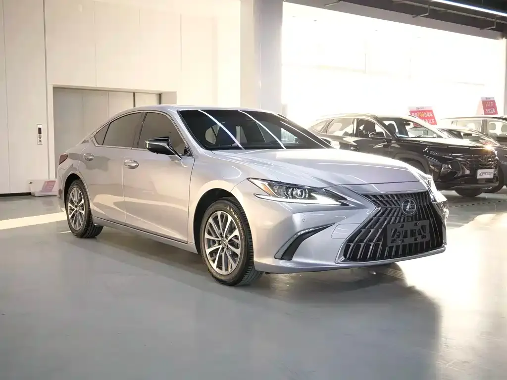 Lexus ES — фото 2