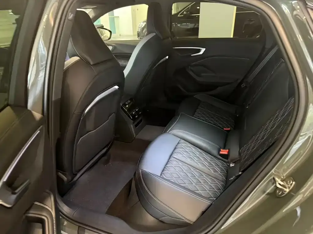 Audi A5L 2025 из CN, фото 4