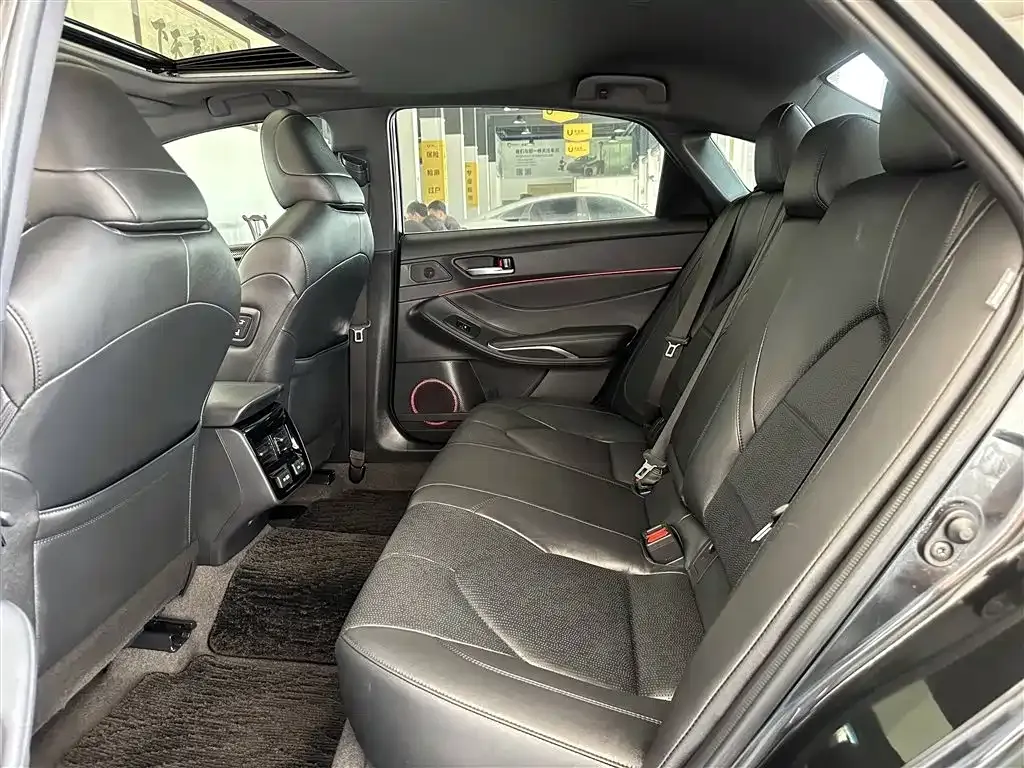 Toyota Avalon 2022 из CN, фото 8