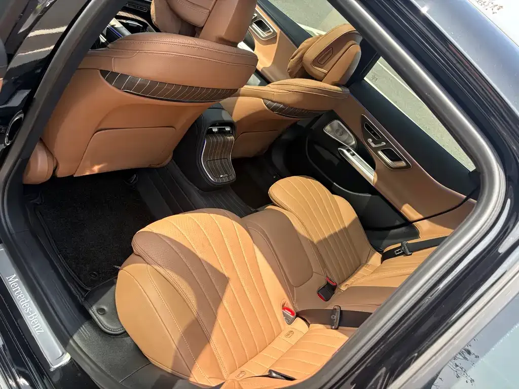 Mercedes-Benz E-Class 2024 из CN, фото 2