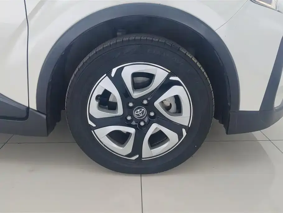 Toyota C-HR EV 2021 из CN, фото 7