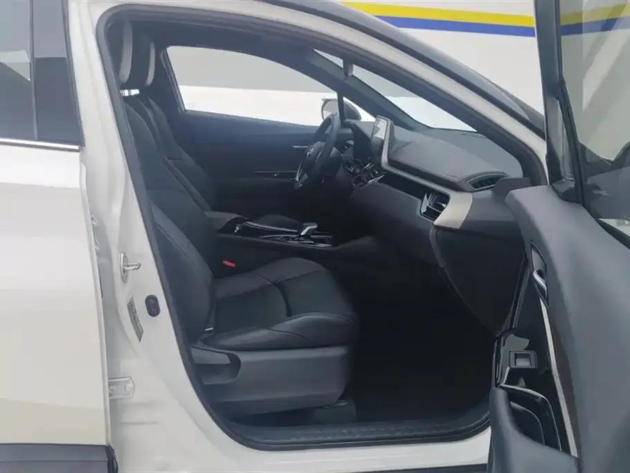 Toyota C-HR EV 2021 из CN, фото 2