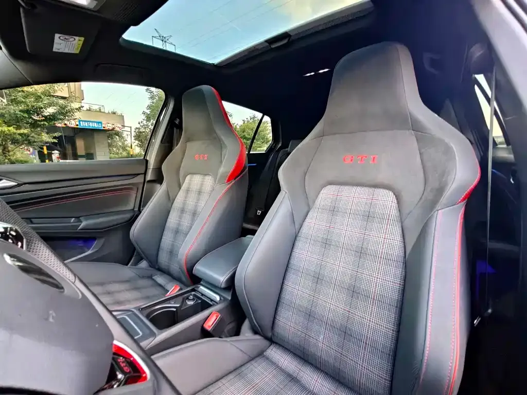 Volkswagen Golf GTI — фото 4