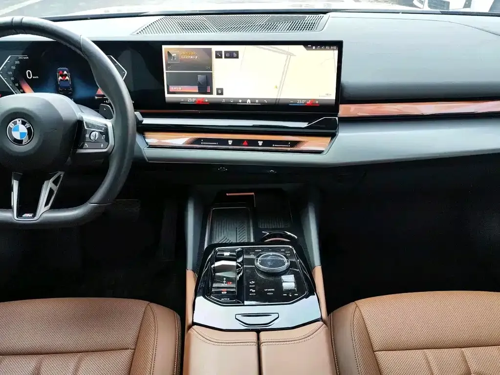 BMW 5 Series — фото 2