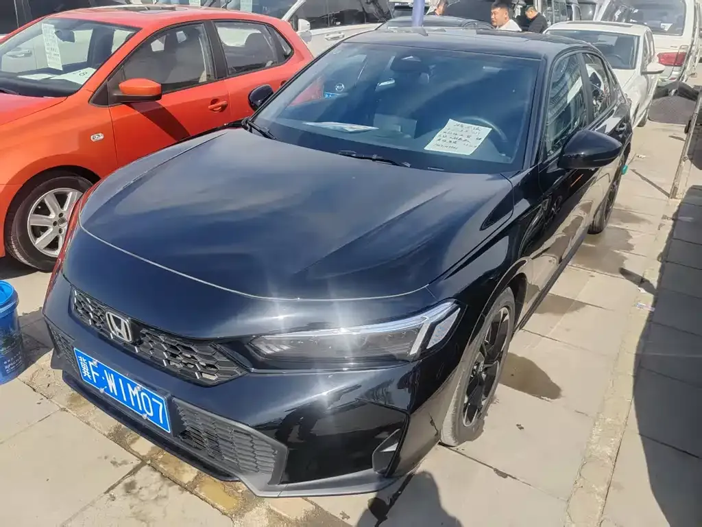 Honda Civic — фото 1