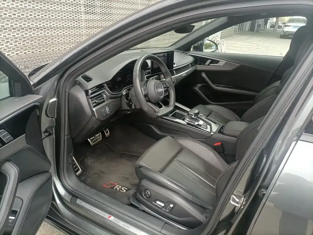Audi A4L 2024 из CN, фото 3