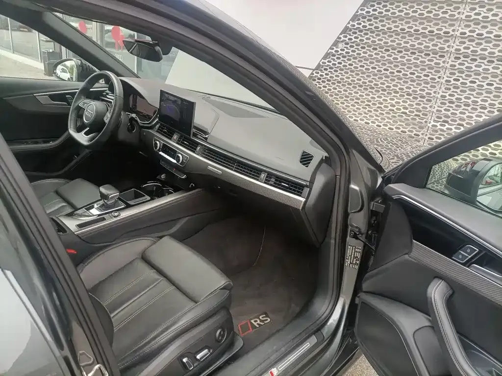Audi A4L 2024 из CN, фото 5