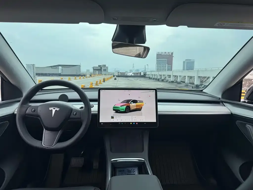 Tesla Model Y — фото 7