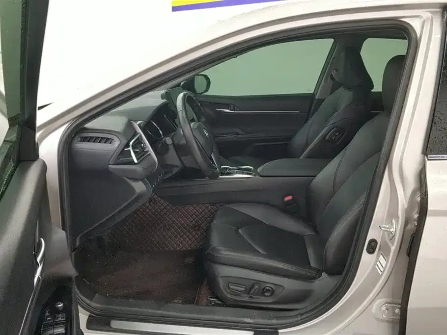 Toyota Camry 2022 из CN, фото 2