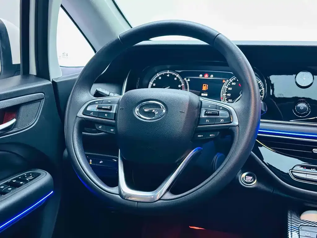 GAC Motor Trumpchi M6 — фото 10