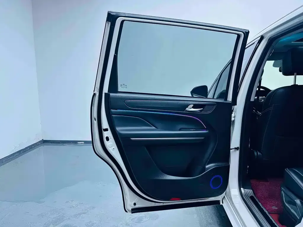 GAC Motor Trumpchi M6 — фото 6