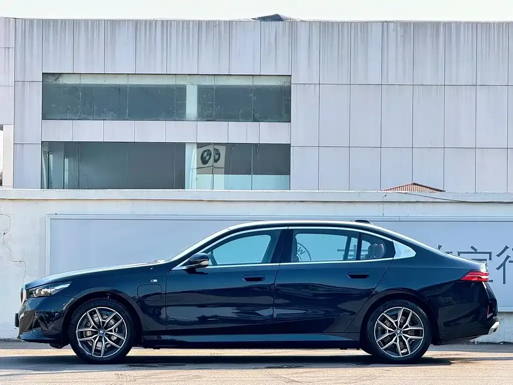 BMW i5 2025 из CN, фото 6