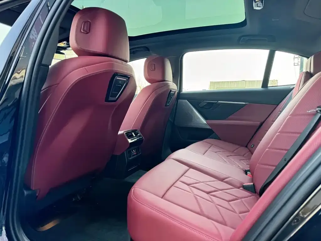 BMW i5 2025 из CN, фото 5