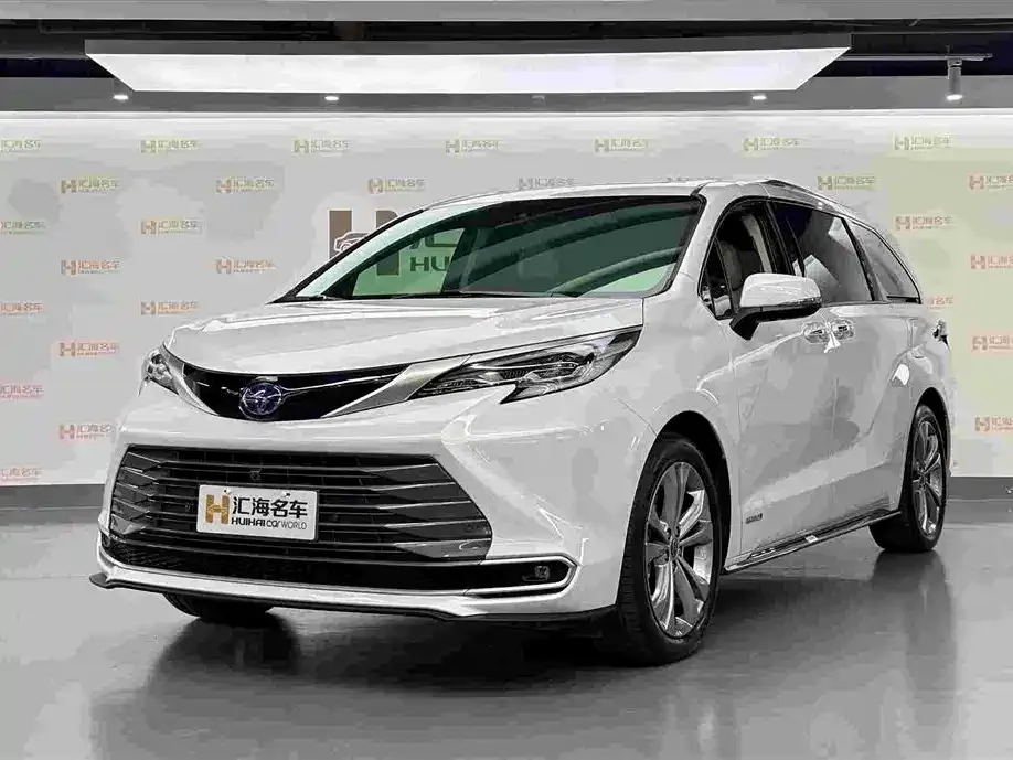Toyota Sienna 2023 из CN, фото 1