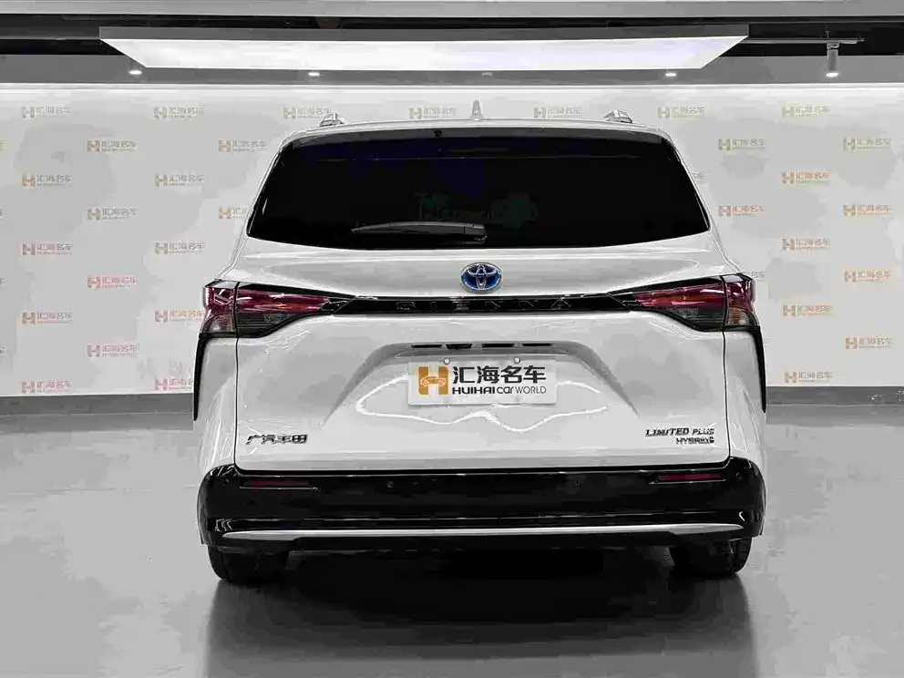 Toyota Sienna 2023 из CN, фото 4