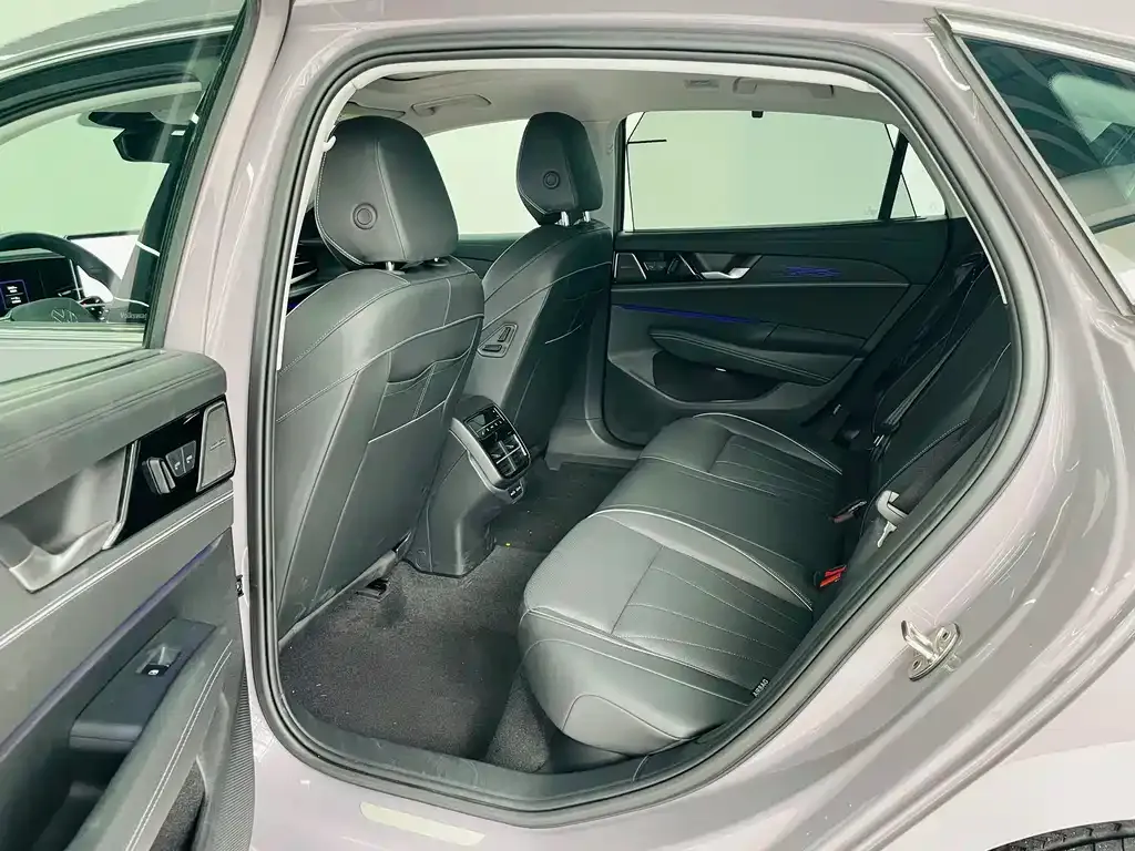Volkswagen Passat — фото 6